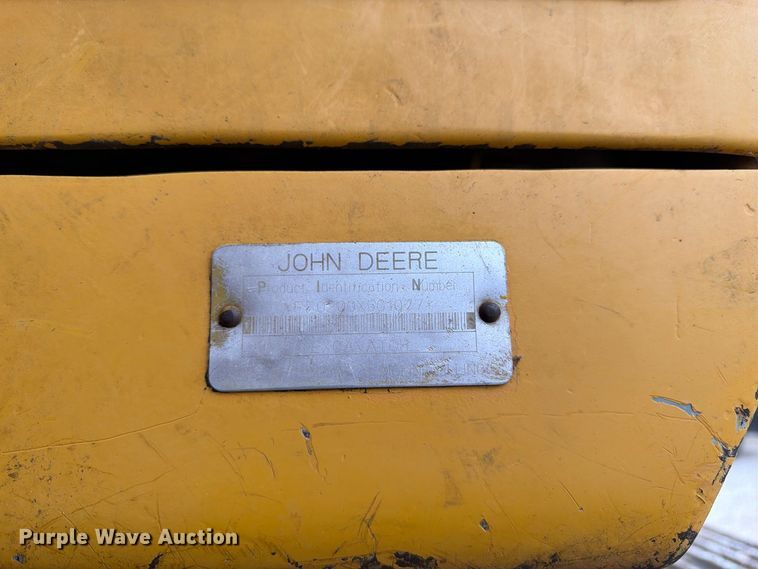 image for item FK3476 2000 John Deere 200LC excavator