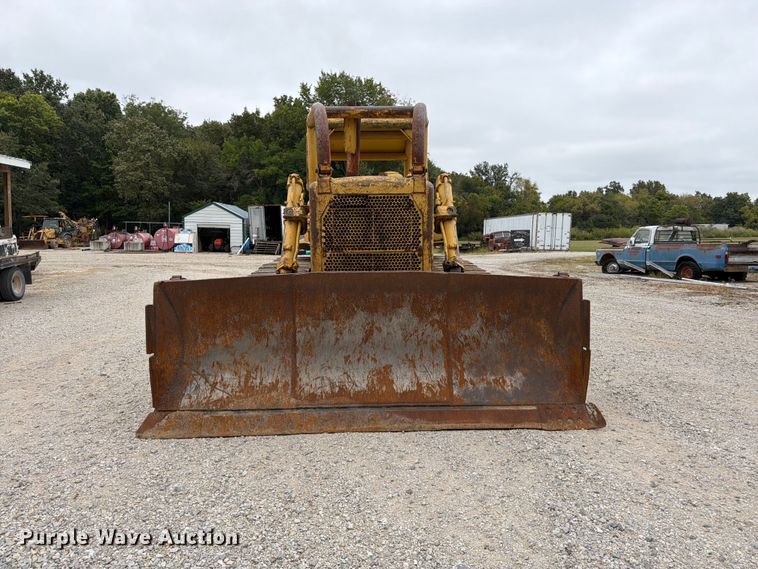 image for item FK3477 1971 Caterpillar D7 dozer