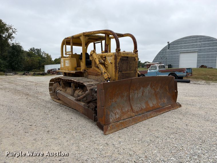 image for item FK3477 1971 Caterpillar D7 dozer