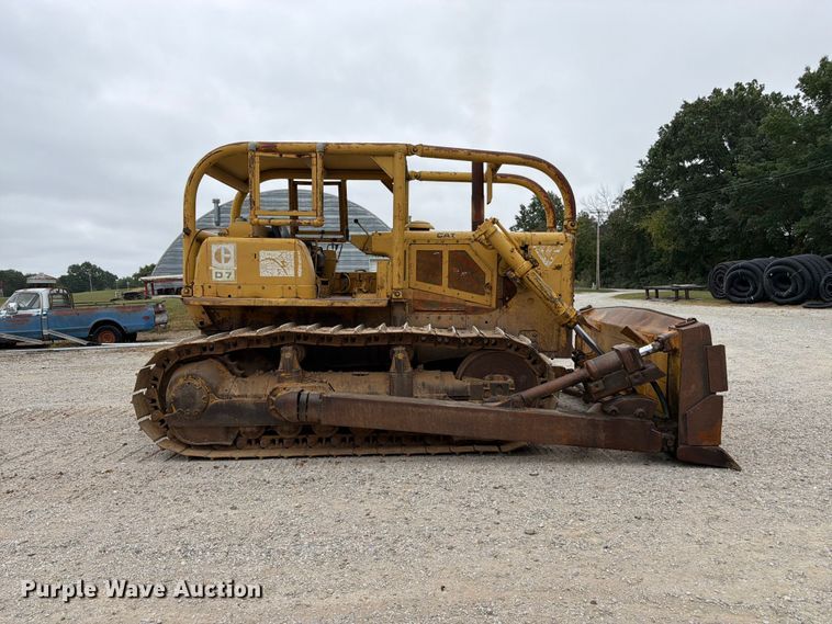 image for item FK3477 1971 Caterpillar D7 dozer