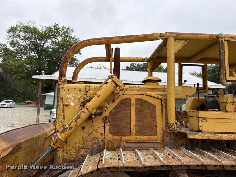 image for item FK3477 1971 Caterpillar D7 dozer