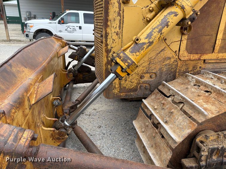 image for item FK3477 1971 Caterpillar D7 dozer