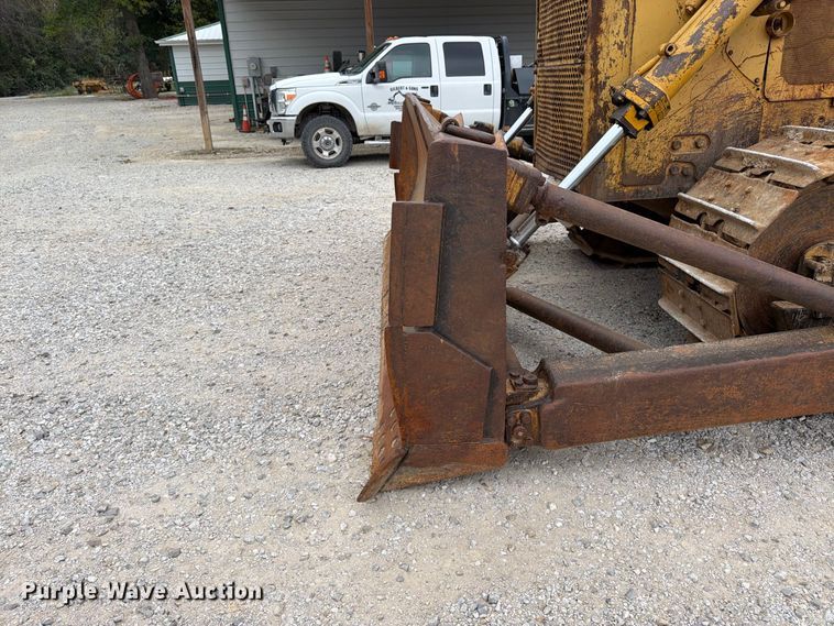 image for item FK3477 1971 Caterpillar D7 dozer