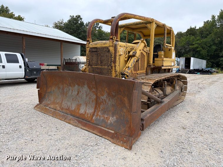 image for item FK3477 1971 Caterpillar D7 dozer