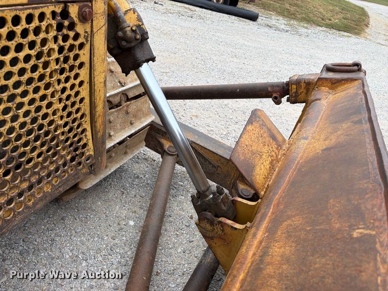 image for item FK3477 1971 Caterpillar D7 dozer