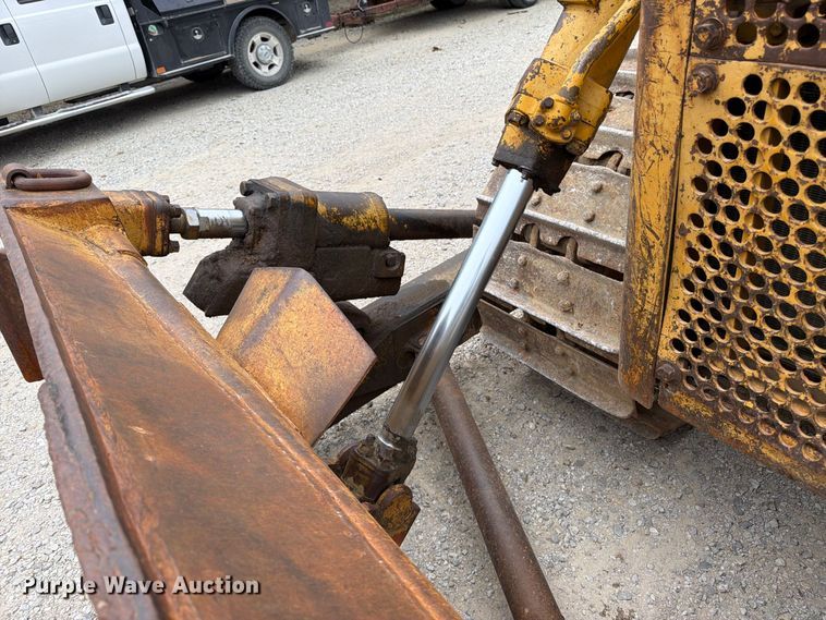 image for item FK3477 1971 Caterpillar D7 dozer