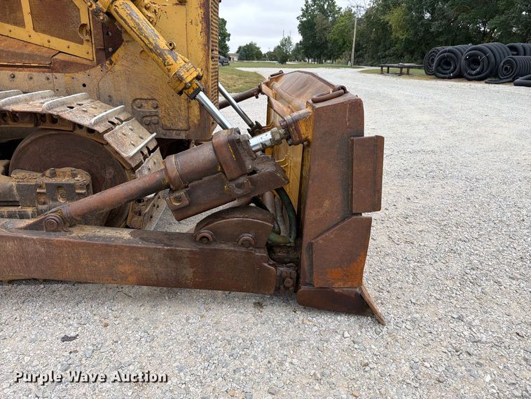 image for item FK3477 1971 Caterpillar D7 dozer