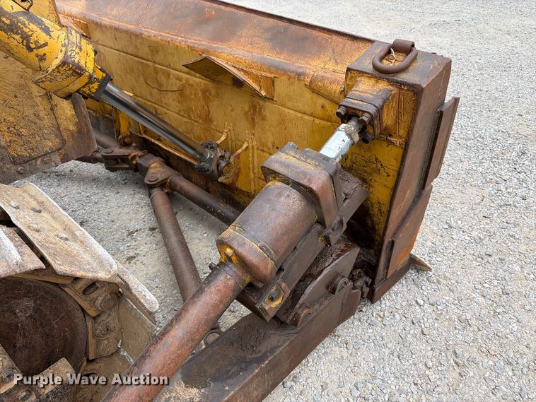 image for item FK3477 1971 Caterpillar D7 dozer