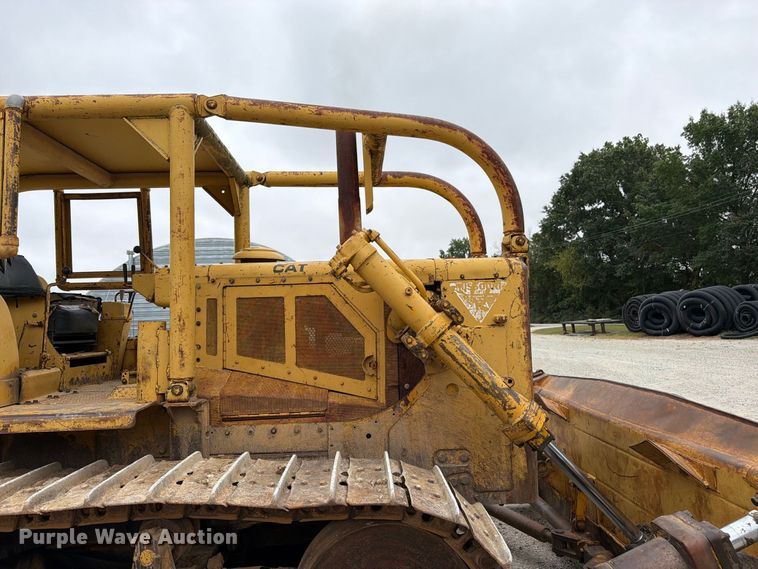 image for item FK3477 1971 Caterpillar D7 dozer