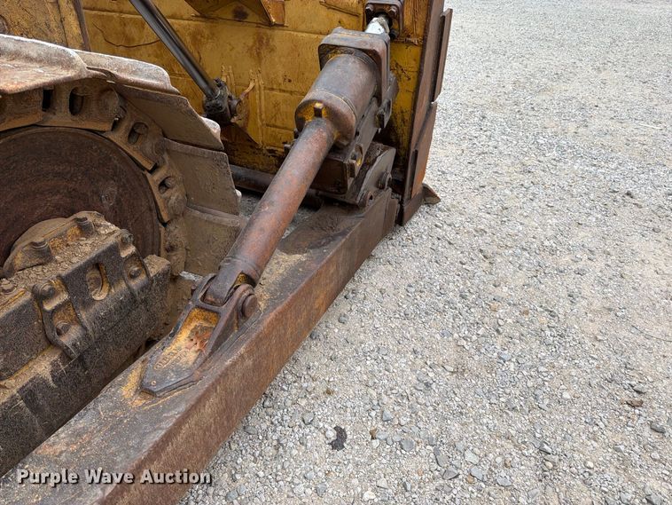 image for item FK3477 1971 Caterpillar D7 dozer