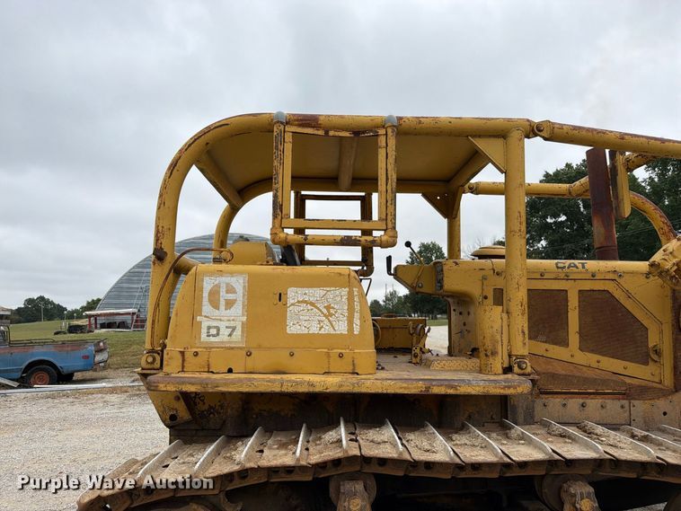 image for item FK3477 1971 Caterpillar D7 dozer