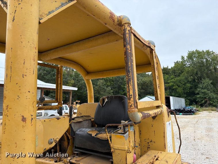 image for item FK3477 1971 Caterpillar D7 dozer