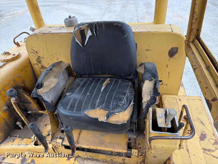 image for item FK3477 1971 Caterpillar D7 dozer