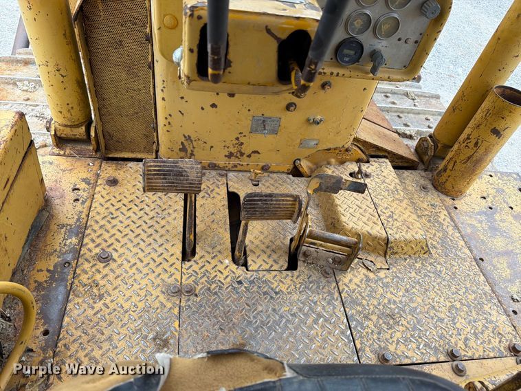 image for item FK3477 1971 Caterpillar D7 dozer