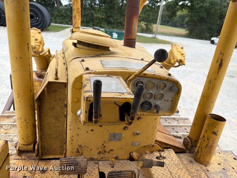image for item FK3477 1971 Caterpillar D7 dozer