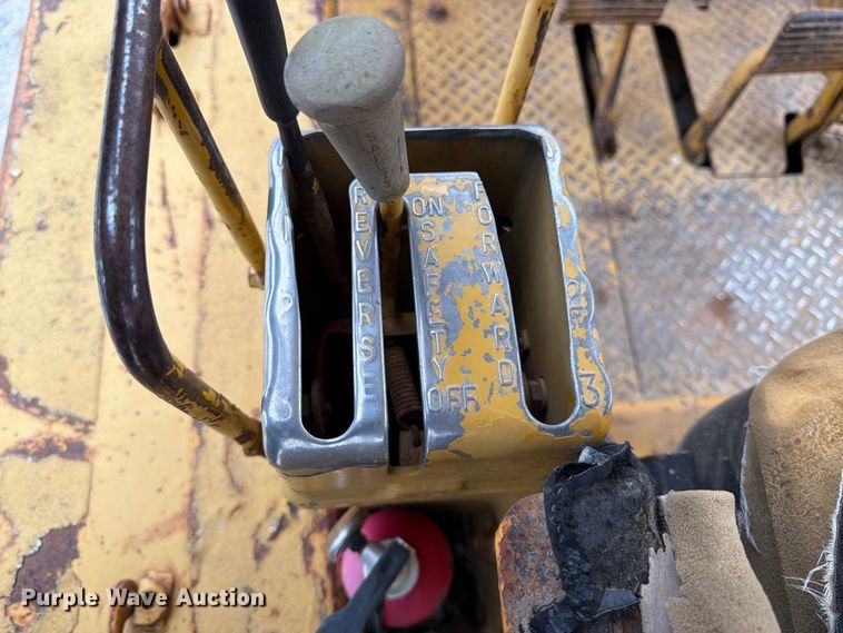 image for item FK3477 1971 Caterpillar D7 dozer