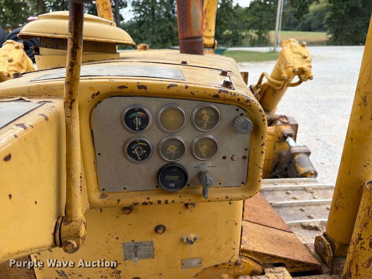 image for item FK3477 1971 Caterpillar D7 dozer