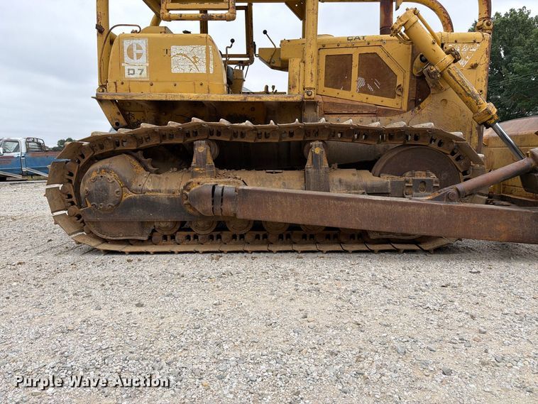 image for item FK3477 1971 Caterpillar D7 dozer
