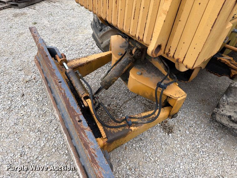 image for item FK3478 1996 Case 860 cable plow