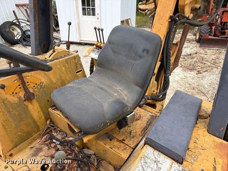 image for item FK3478 1996 Case 860 cable plow