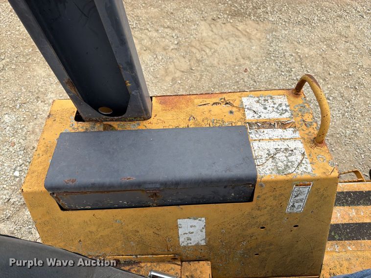 image for item FK3478 1996 Case 860 cable plow