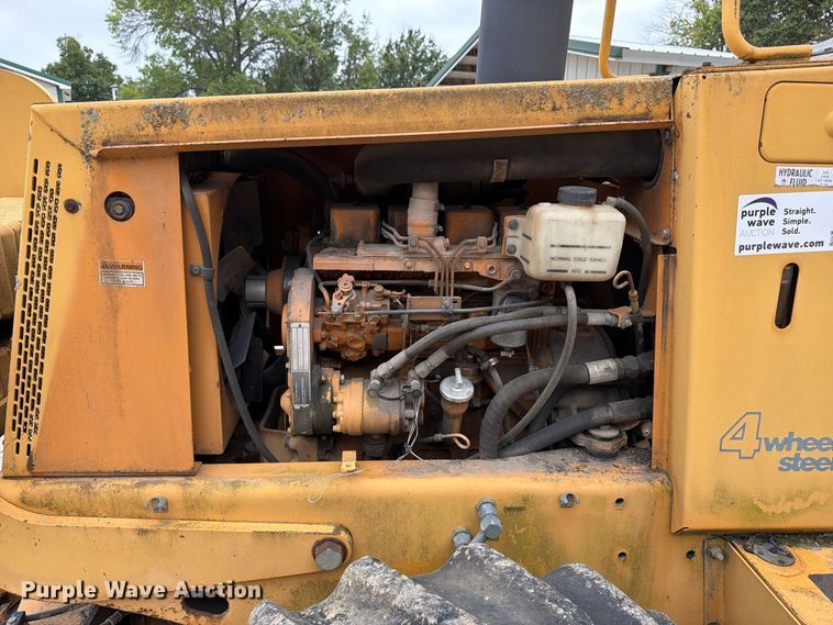 image for item FK3478 1996 Case 860 cable plow