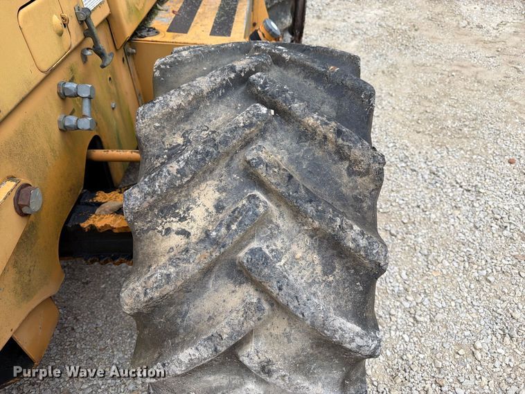 image for item FK3478 1996 Case 860 cable plow