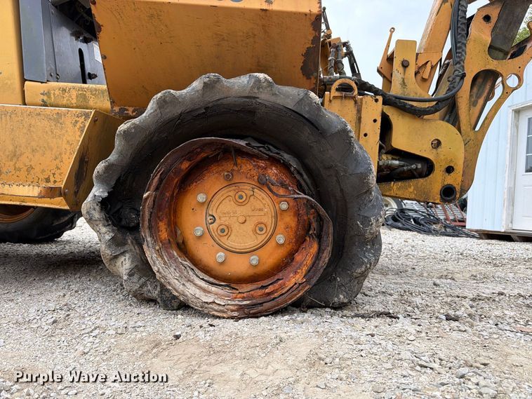 image for item FK3478 1996 Case 860 cable plow