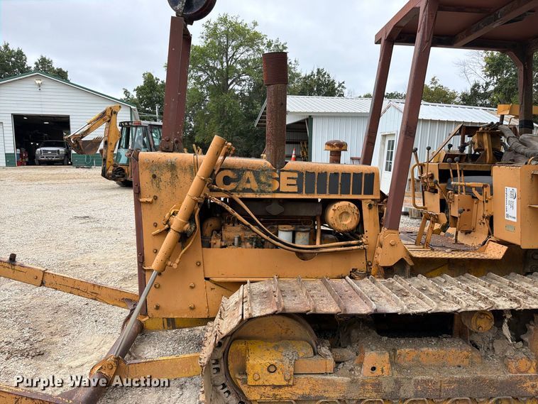 image for item FK3480 1973 Case 475 cable plow