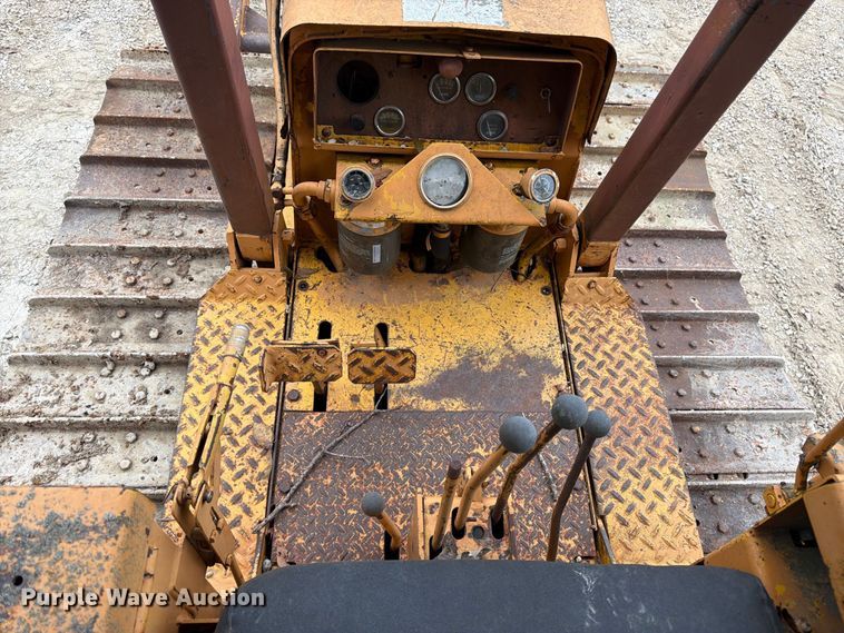 image for item FK3480 1973 Case 475 cable plow