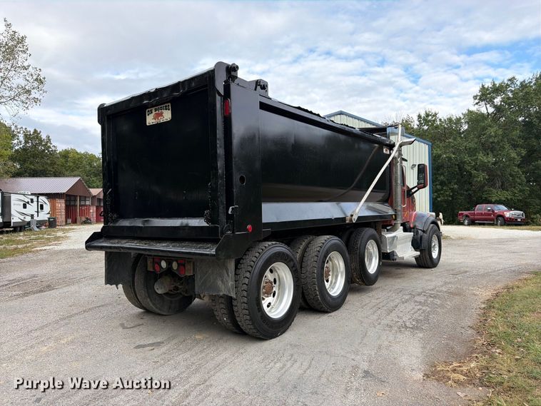 image for item FK3482 2017 Peterbilt 567 