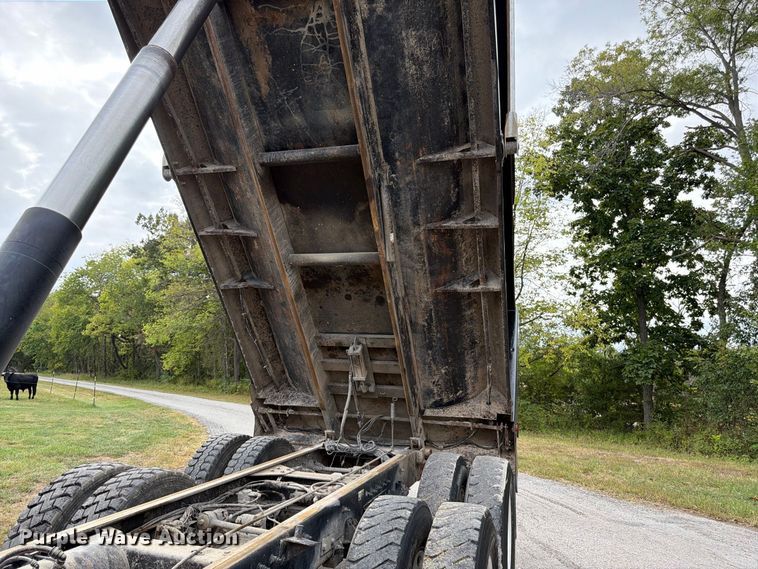 image for item FK3482 2017 Peterbilt 567 