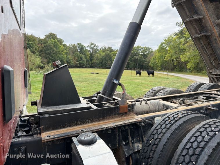 image for item FK3482 2017 Peterbilt 567 