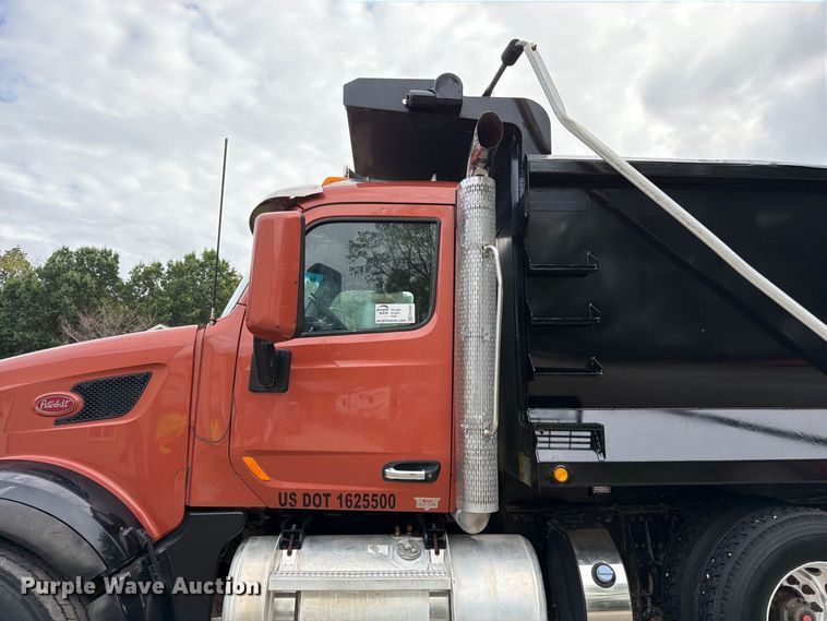 image for item FK3482 2017 Peterbilt 567 
