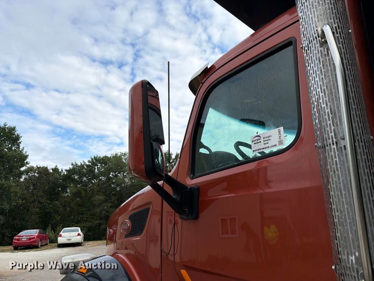 image for item FK3482 2017 Peterbilt 567 