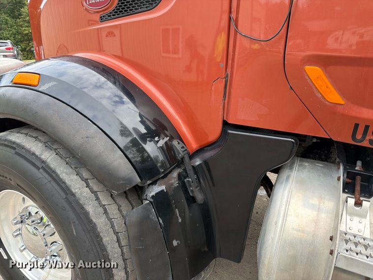 image for item FK3482 2017 Peterbilt 567 