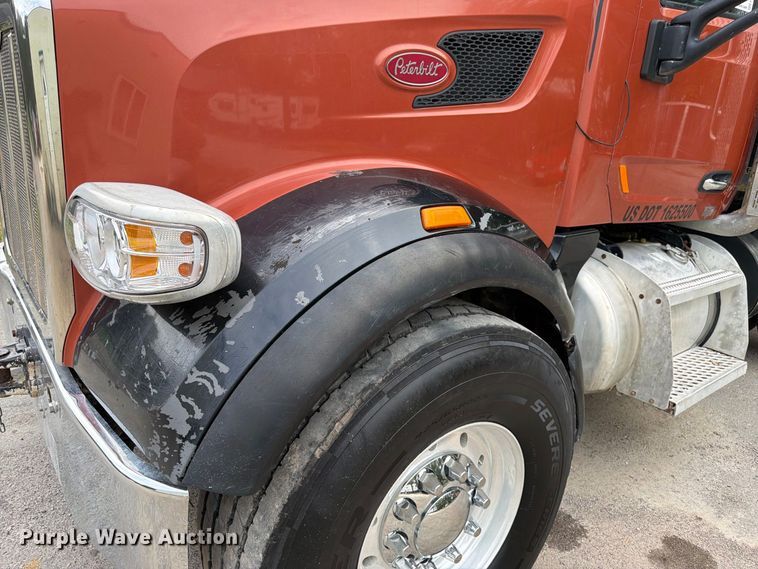 image for item FK3482 2017 Peterbilt 567 