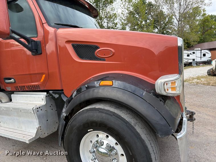 image for item FK3482 2017 Peterbilt 567 