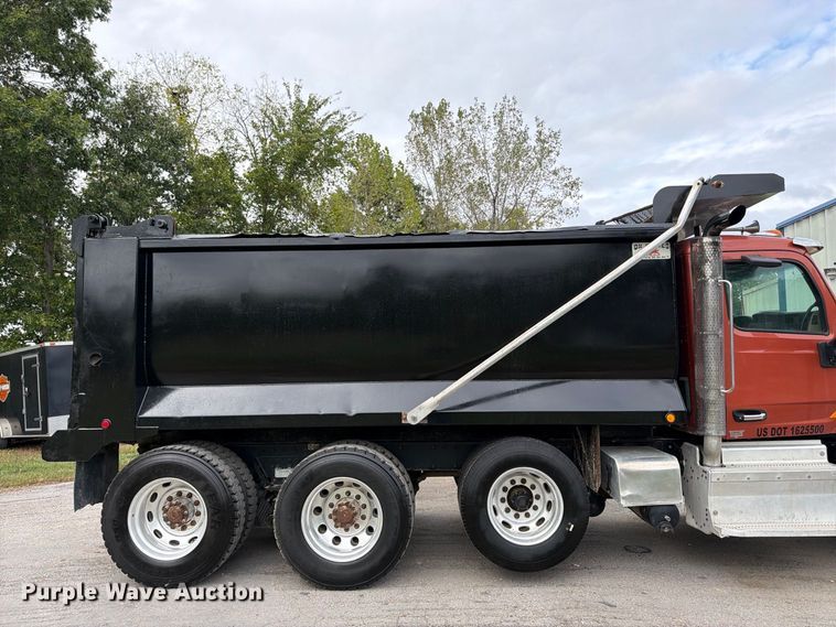 image for item FK3482 2017 Peterbilt 567 