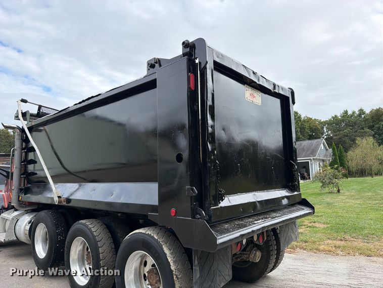 image for item FK3482 2017 Peterbilt 567 