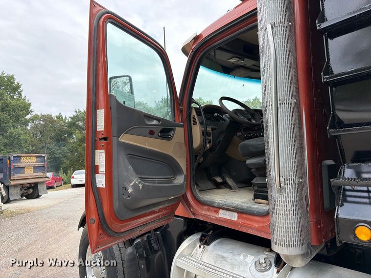 image for item FK3482 2017 Peterbilt 567 