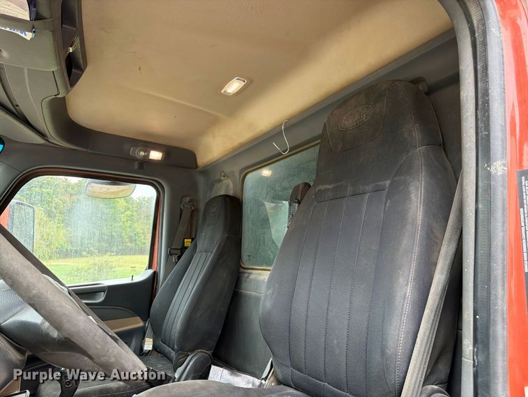 image for item FK3482 2017 Peterbilt 567 