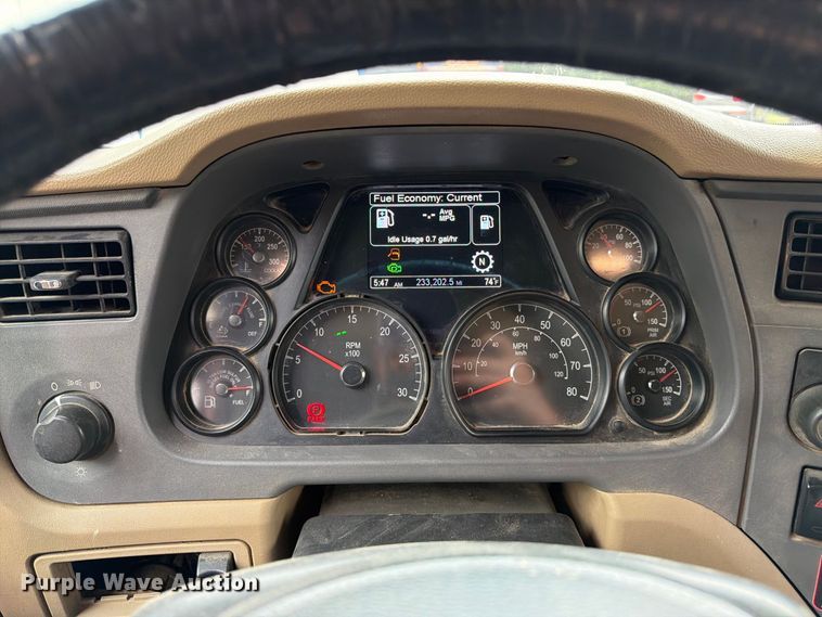 image for item FK3482 2017 Peterbilt 567 