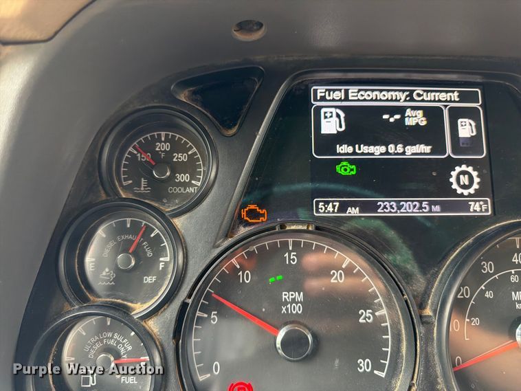image for item FK3482 2017 Peterbilt 567 