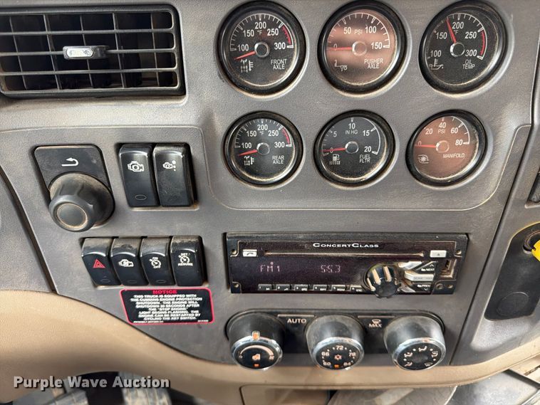 image for item FK3482 2017 Peterbilt 567 