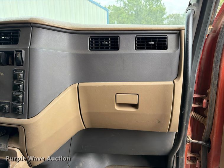 image for item FK3482 2017 Peterbilt 567 