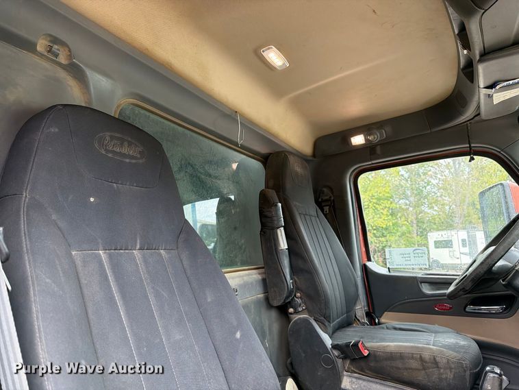 image for item FK3482 2017 Peterbilt 567 