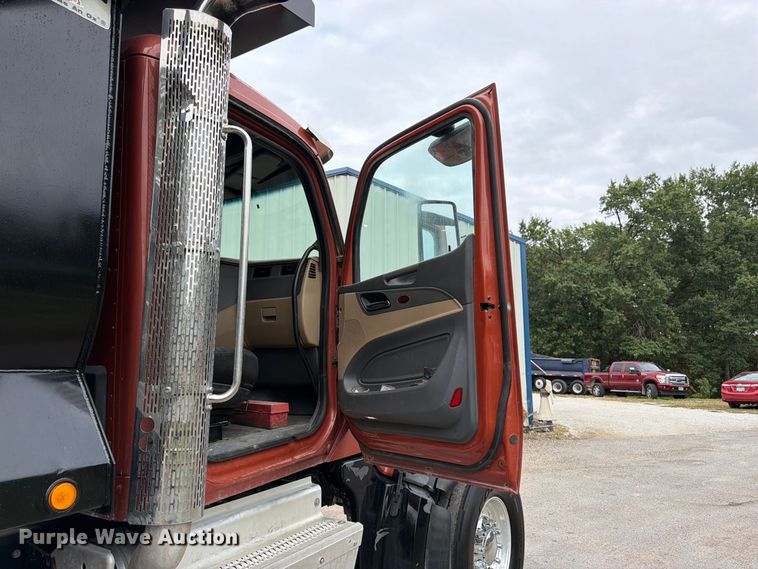image for item FK3482 2017 Peterbilt 567 