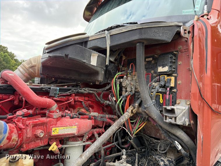 image for item FK3482 2017 Peterbilt 567 