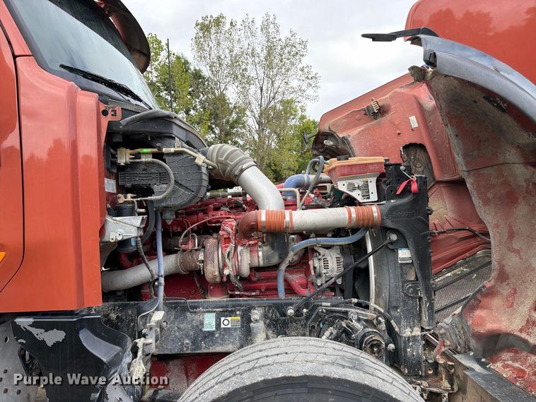 image for item FK3482 2017 Peterbilt 567 